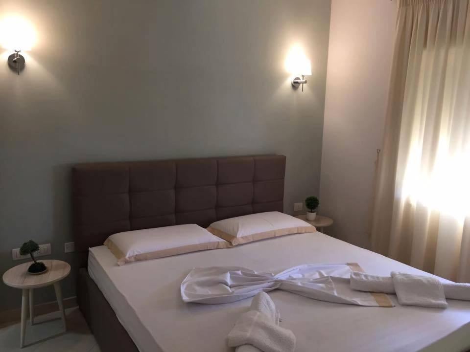 Deluxe Sea Apartment Влёра Экстерьер фото