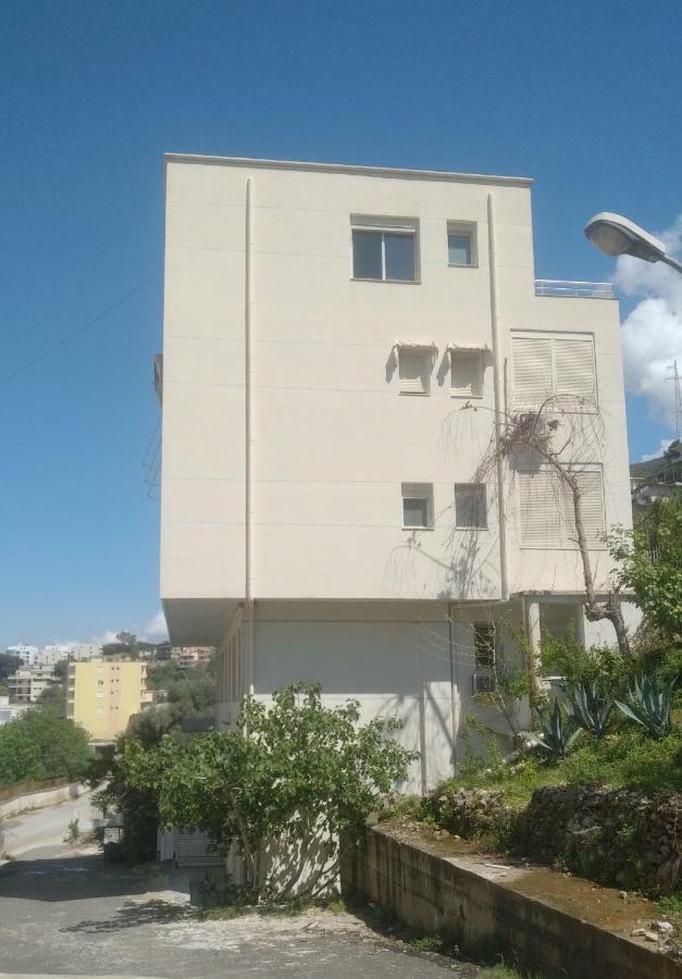 Deluxe Sea Apartment Влёра Экстерьер фото
