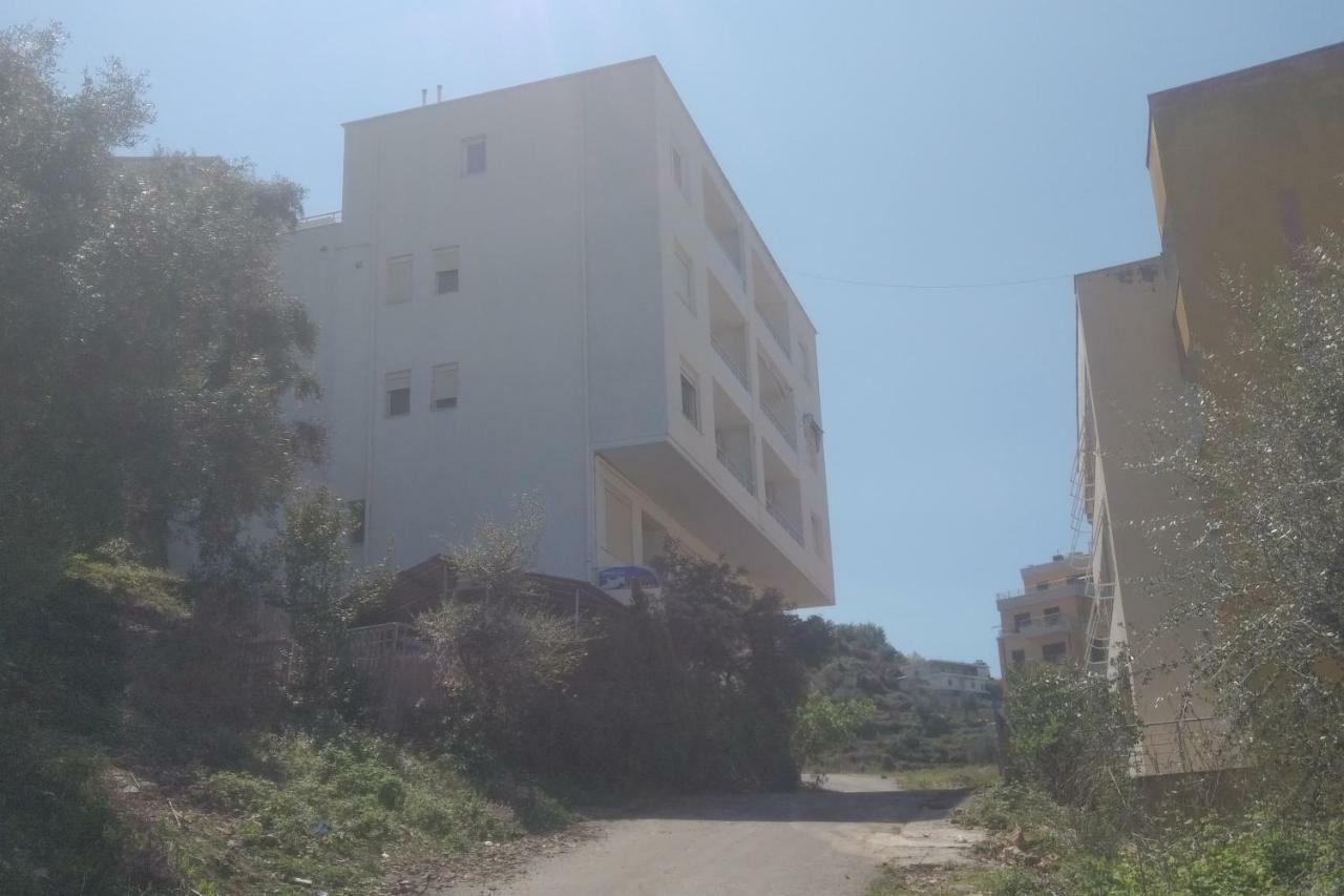 Deluxe Sea Apartment Влёра Экстерьер фото