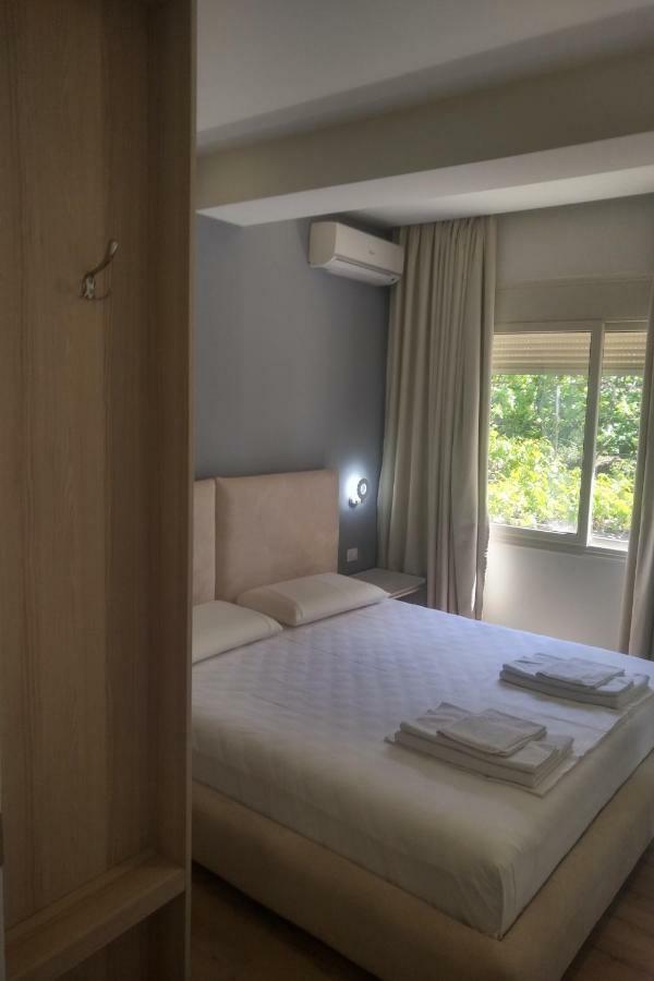 Deluxe Sea Apartment Влёра Экстерьер фото