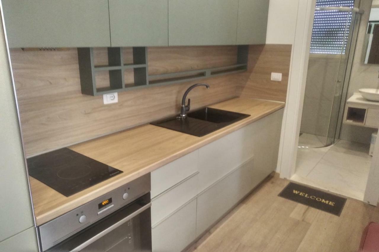 Deluxe Sea Apartment Влёра Экстерьер фото