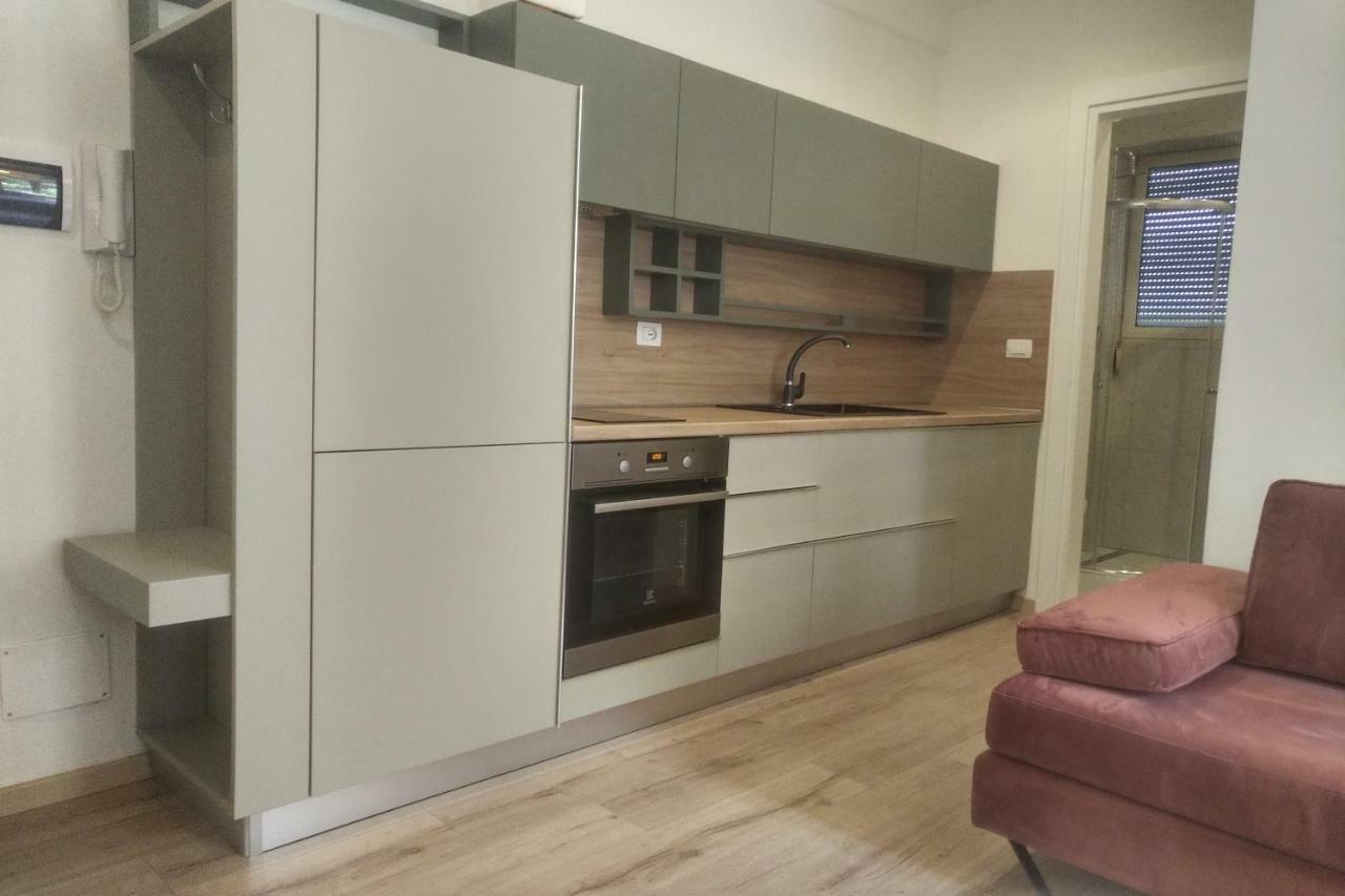Deluxe Sea Apartment Влёра Экстерьер фото