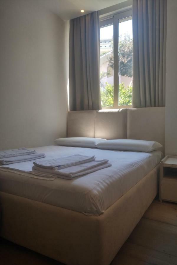 Deluxe Sea Apartment Влёра Экстерьер фото