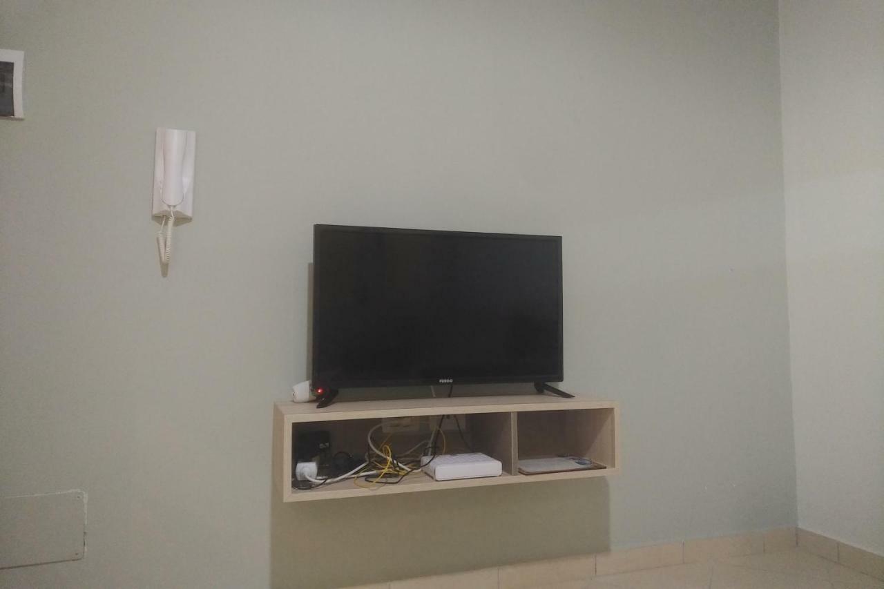 Deluxe Sea Apartment Влёра Экстерьер фото