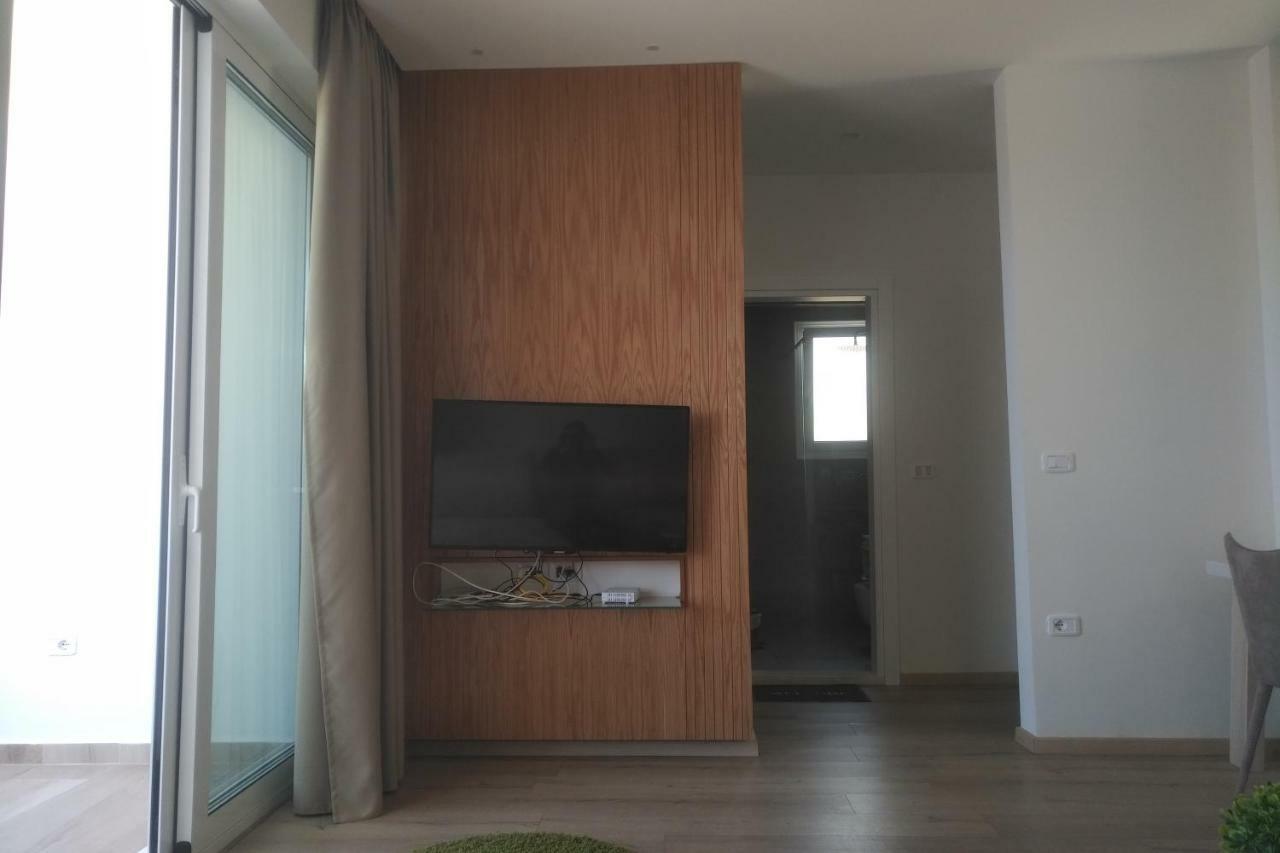Deluxe Sea Apartment Влёра Экстерьер фото