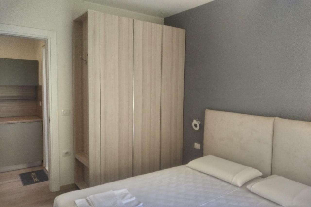 Deluxe Sea Apartment Влёра Экстерьер фото