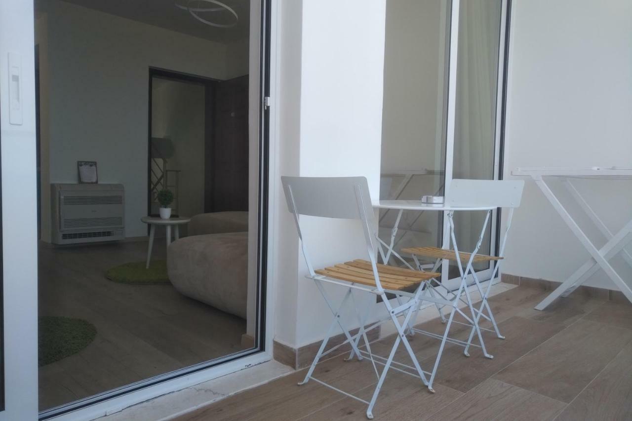 Deluxe Sea Apartment Влёра Экстерьер фото