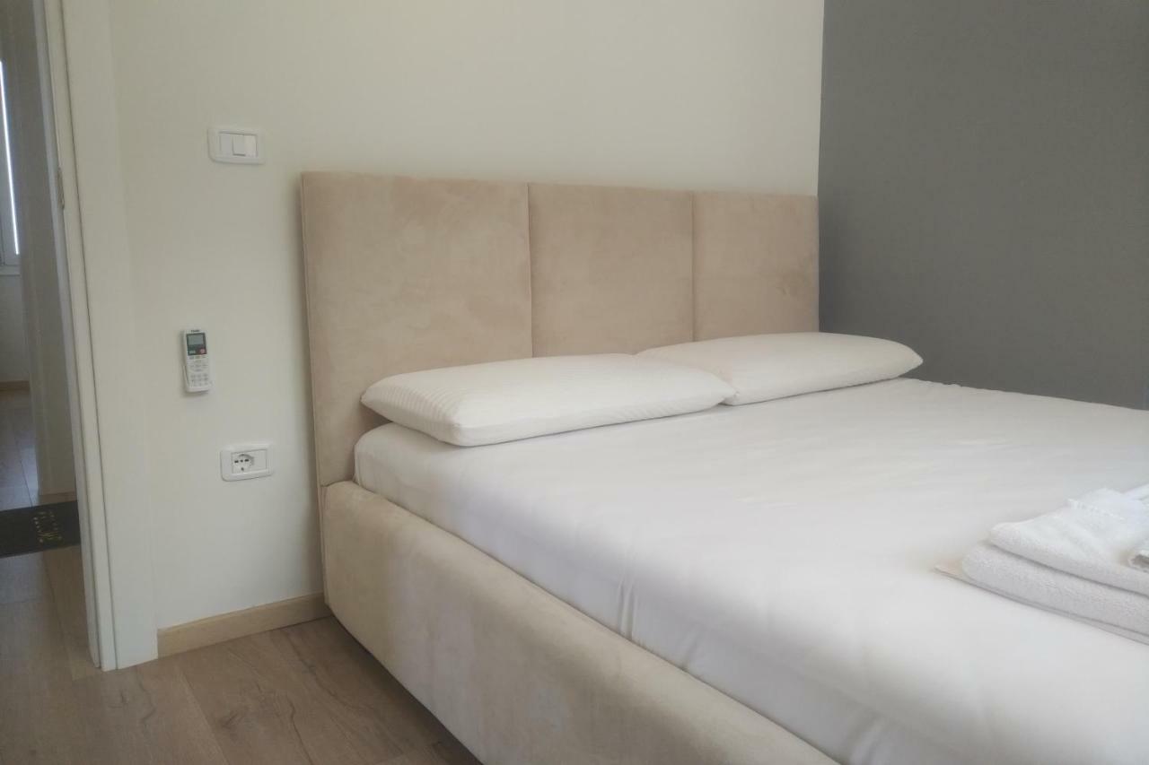 Deluxe Sea Apartment Влёра Экстерьер фото